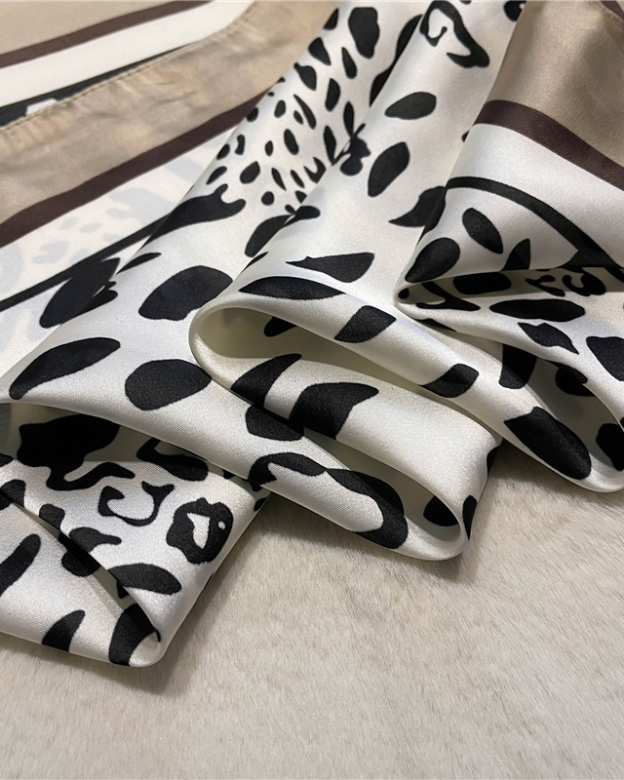 New Leopard Print Women’s Square Scarf-Curvy-Faja