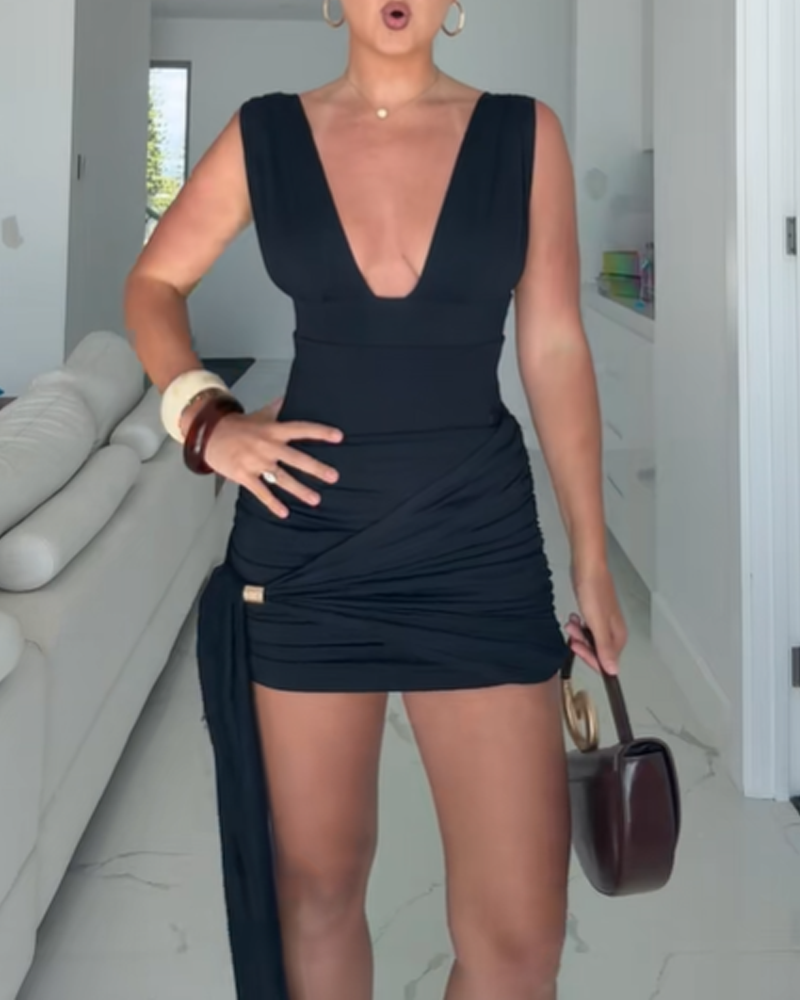 Deep V-Neck Sleeveless One-Piece Swimsuit with Ruched Wrap Skirt Cover-Up（Pre-Sale）