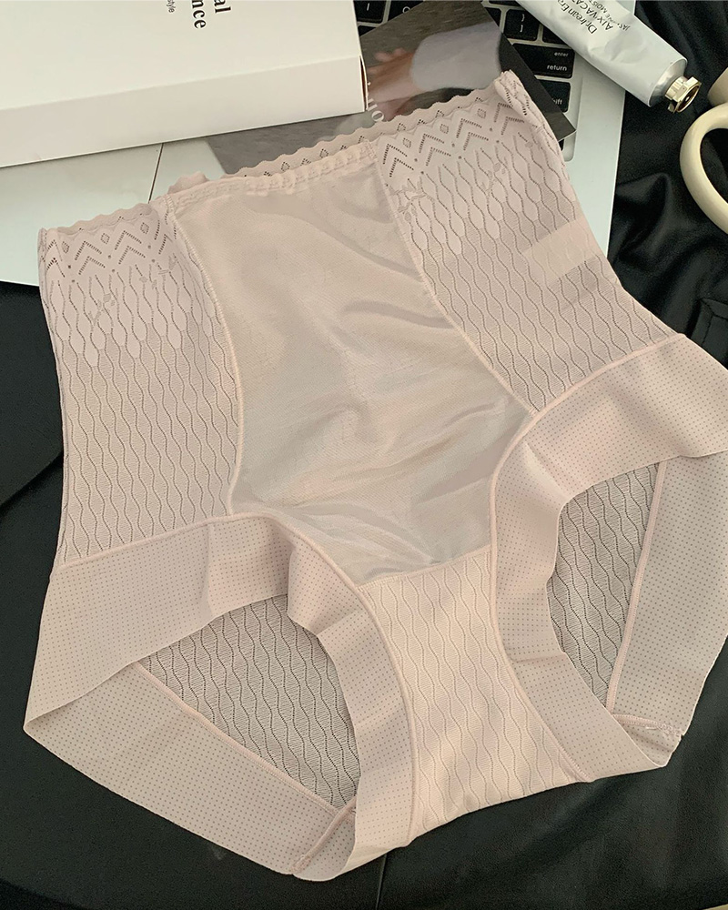 High-Waists, Low-Profile Panties