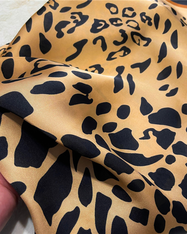 New Leopard Print Women’s Square Scarf-Curvy-Faja