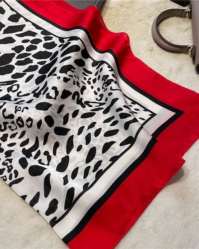 New Leopard Print Women’s Square Scarf-Curvy-Faja