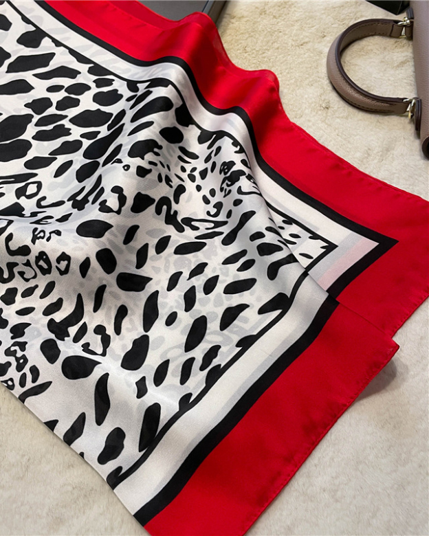 New Leopard Print Women’s Square Scarf-Curvy-Faja