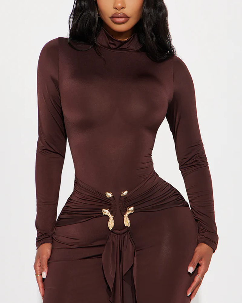 High Neck Long Sleeved Fitted Dress With Metallic Ribbon At The Waist And Ruched Details Elegant Evening Gown