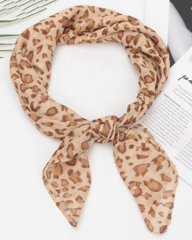 Fashionable Leopard Print Chiffon Square Scarf-Curvy-Faja