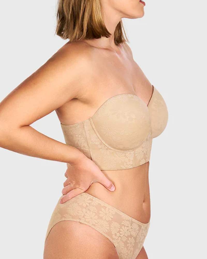 Plus Size Strapless Bra With Detachable Underwire To Support Side Breast Tissue And Prevent Sagging.