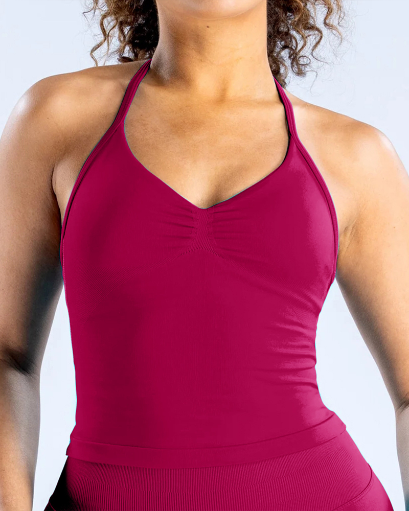 Seamless Yoga Halter Top And High-Elasticity Hip-Shaping Yoga Shorts Set