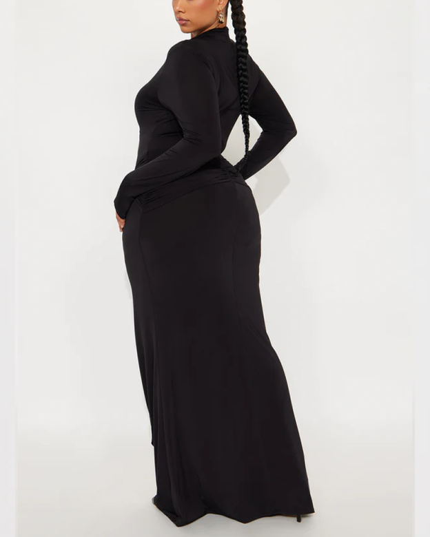 High Neck Long Sleeved Fitted Dress With Metallic Ribbon At The Waist And Ruched Details Elegant Evening Gown