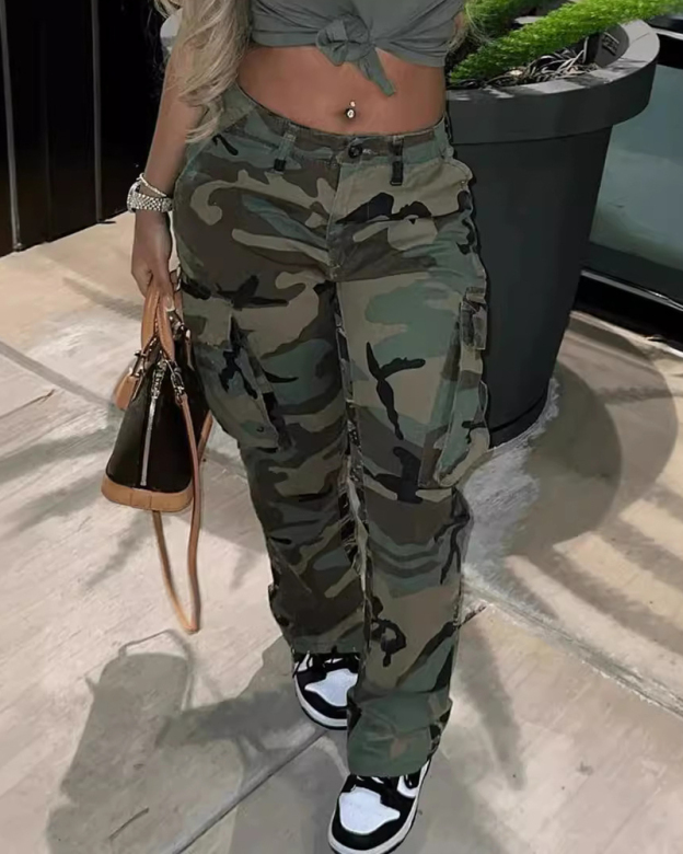 High-Rise Straight-Leg Camouflage Cargo Trousers-Curvy-Faja