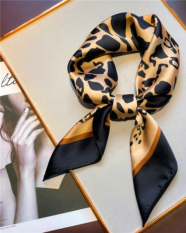 New Leopard Print Women’s Square Scarf-Curvy-Faja