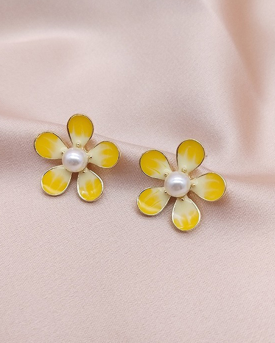 Vintage Floral Pearl Earrings-Curvy-Faja