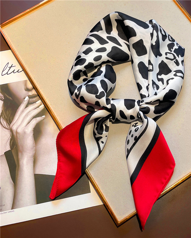 New Leopard Print Women’s Square Scarf-Curvy-Faja