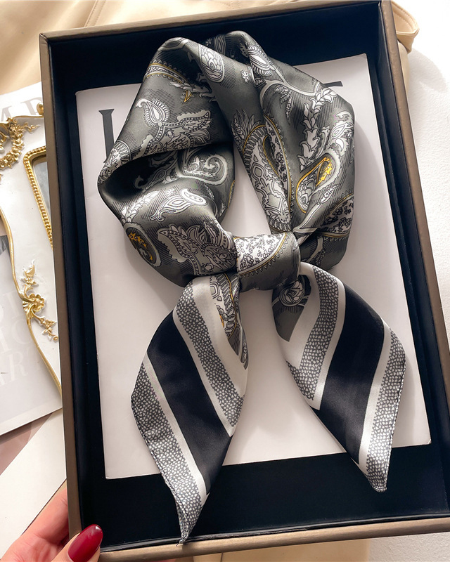 Vintage Cashew Paisley Square Scarf-Curvy-Faja