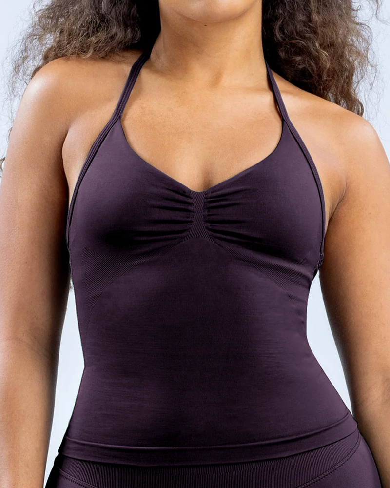 Seamless Yoga Halter Top And High-Elasticity Hip-Shaping Yoga Shorts Set