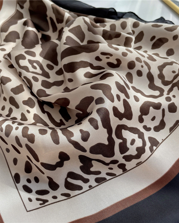 New Leopard Print Women’s Square Scarf-Curvy-Faja