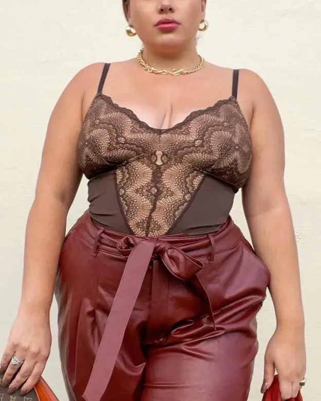 Sculpting Lace Shapewear Bodysuit-Curvy-Faja