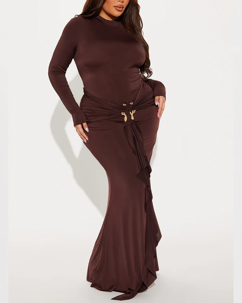 High Neck Long Sleeved Fitted Dress With Metallic Ribbon At The Waist And Ruched Details Elegant Evening Gown