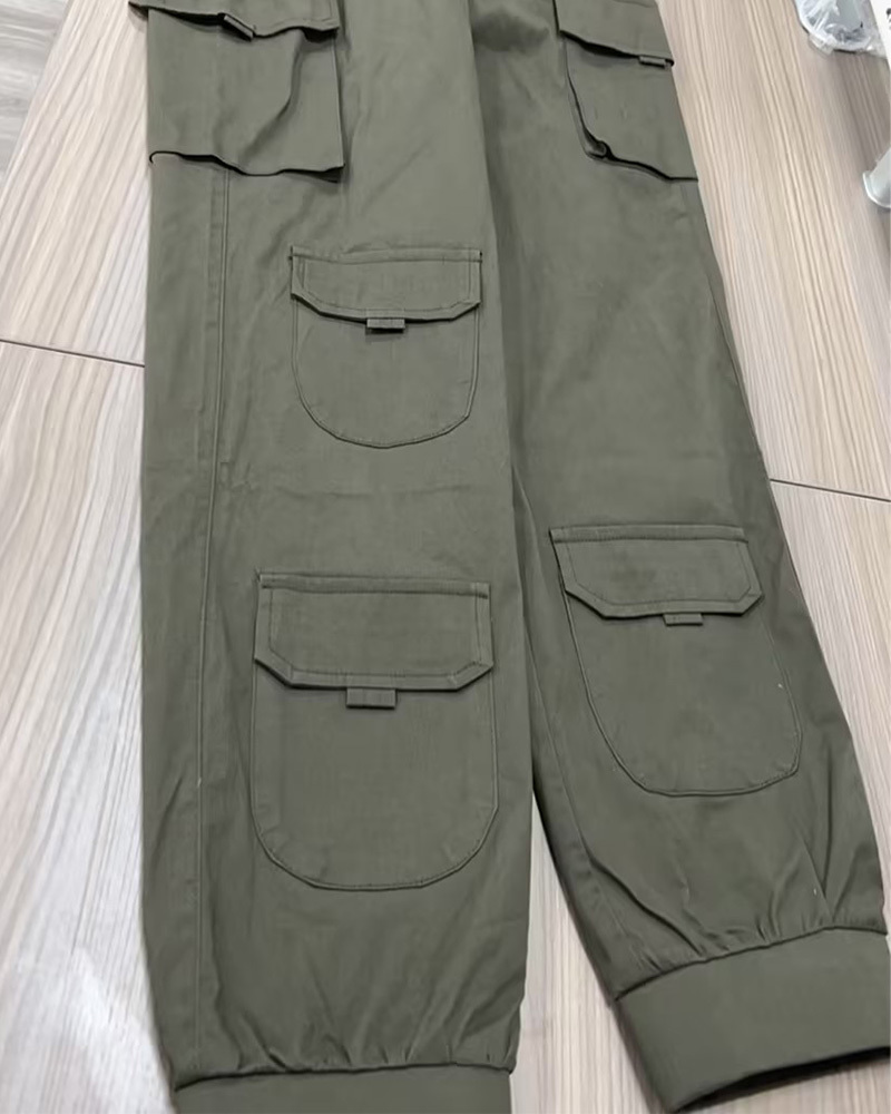 Stretched-Foot Cargo Pants