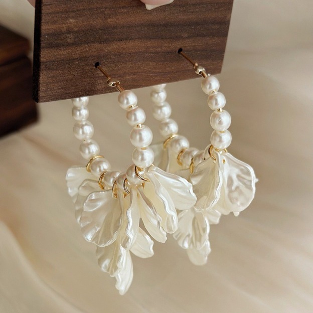 Seaside Vacation Pearl Petal Large Hoop Earrings-Curvy-Faja