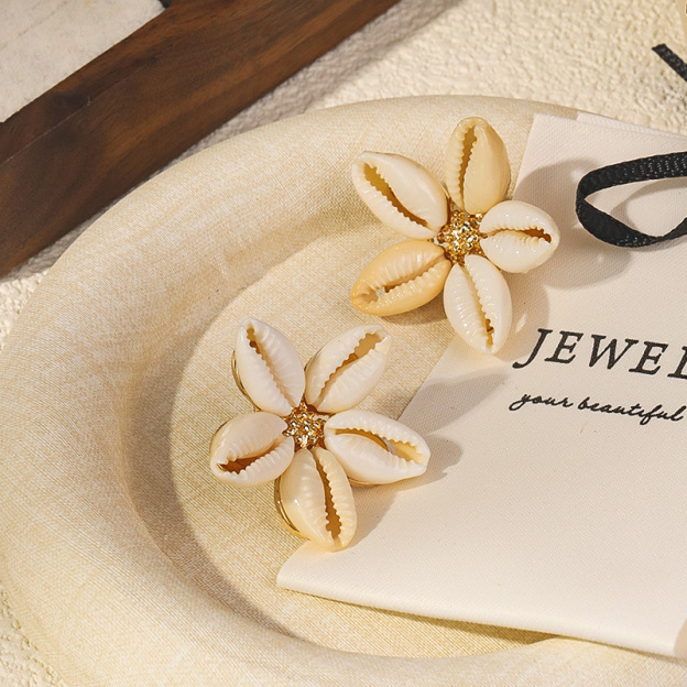 Summer Beach Vacation Style Conch Earrings-Curvy-Faja
