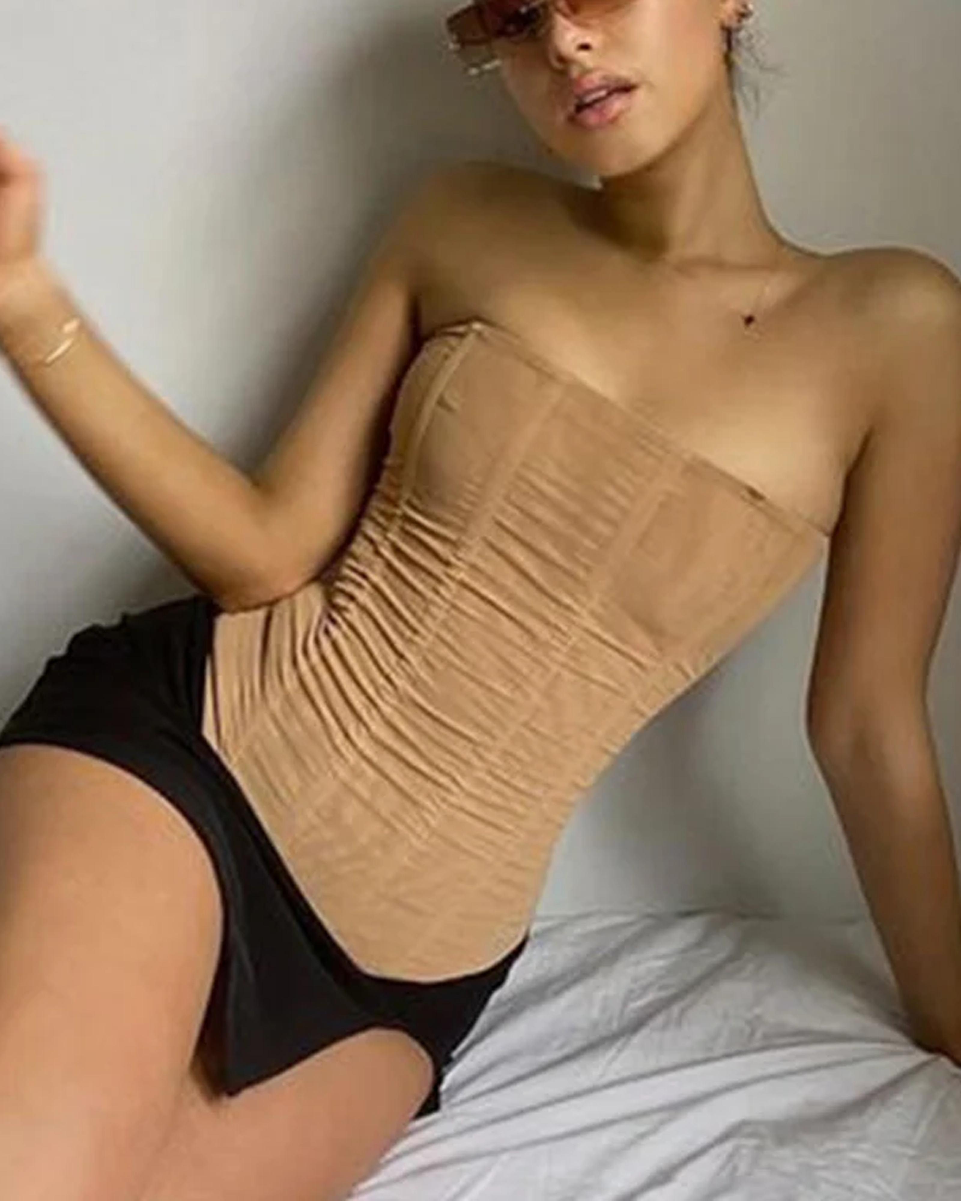 High Elasticity Mesh Strapless Shapewear With A Back Zipper