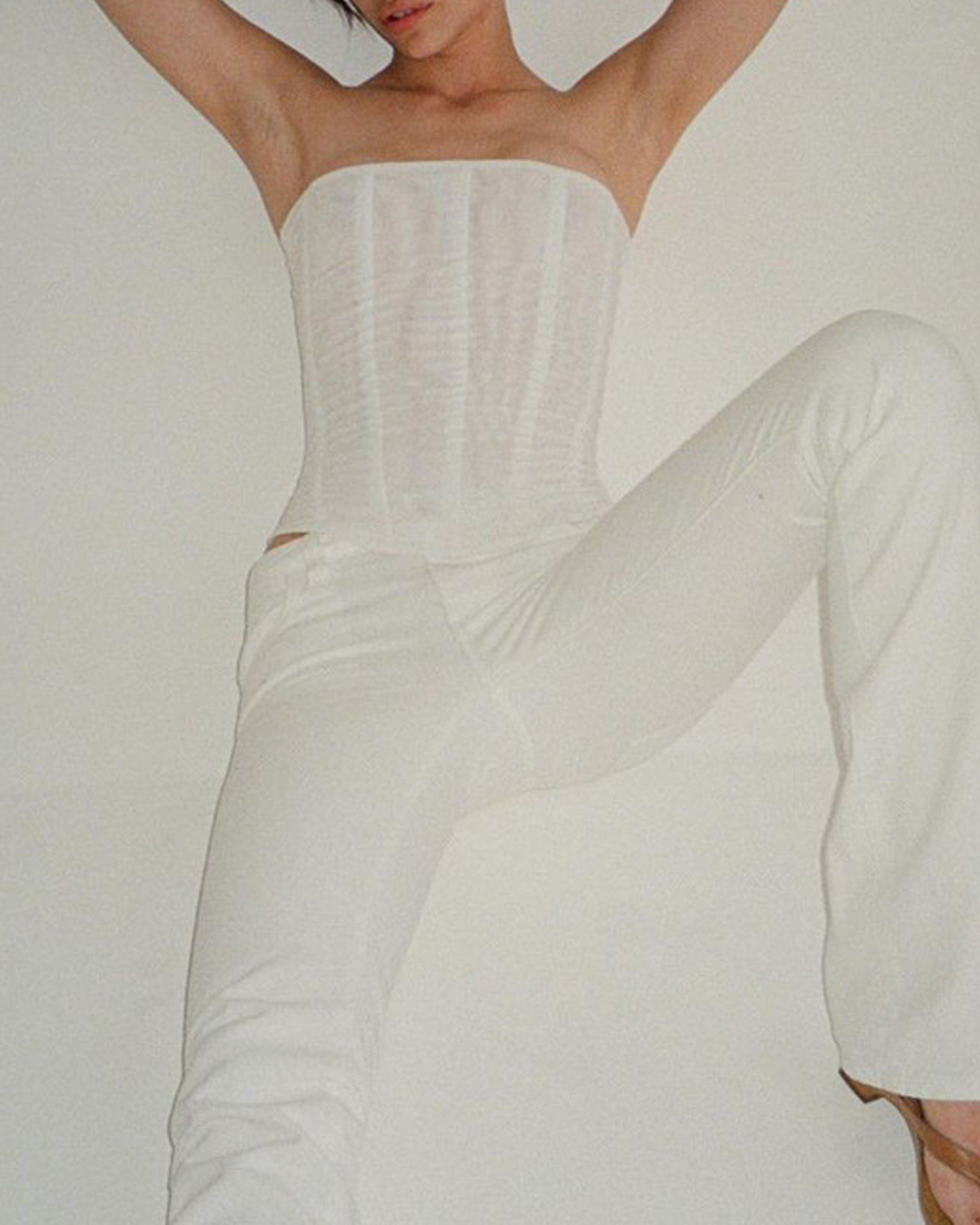 High Elasticity Mesh Strapless Shapewear With A Back Zipper