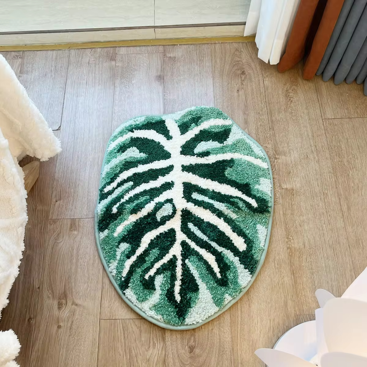 Irregular Plant Monstera Tufted Rug Tropical Leaf Area Rug for Living Room Bathroom HandmadeGreen Monstera Fluffy Bath Floor Mat