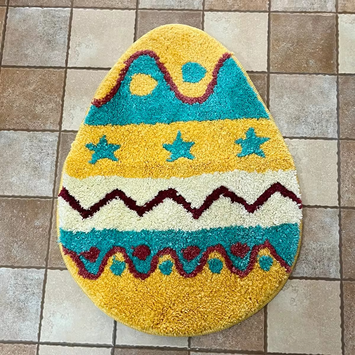 Easter Egg Shaped Fluffy Rug - Colorful Star & Wave Pattern Plush Carpet, Soft Non-Slip Washable Floor Mat, Festive Holiday Style Home Decor for Bedroom, Living Room, Kids Room, Entryway Cluster Rug