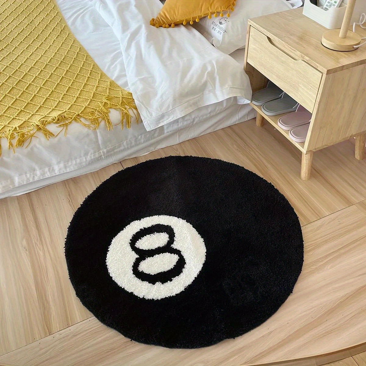 LAKEA Halloween 8 Ball Rug Indoor Home Decoration Spooky Halloween Gifts 8 Ball Accent Round Tufting Soft Rug Horror Movie Mat