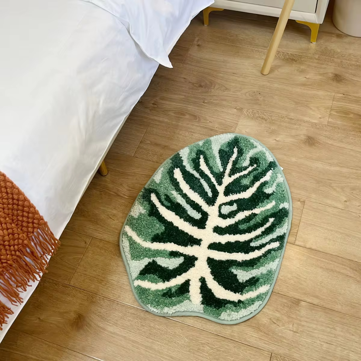 Irregular Plant Monstera Tufted Rug Tropical Leaf Area Rug for Living Room Bathroom HandmadeGreen Monstera Fluffy Bath Floor Mat