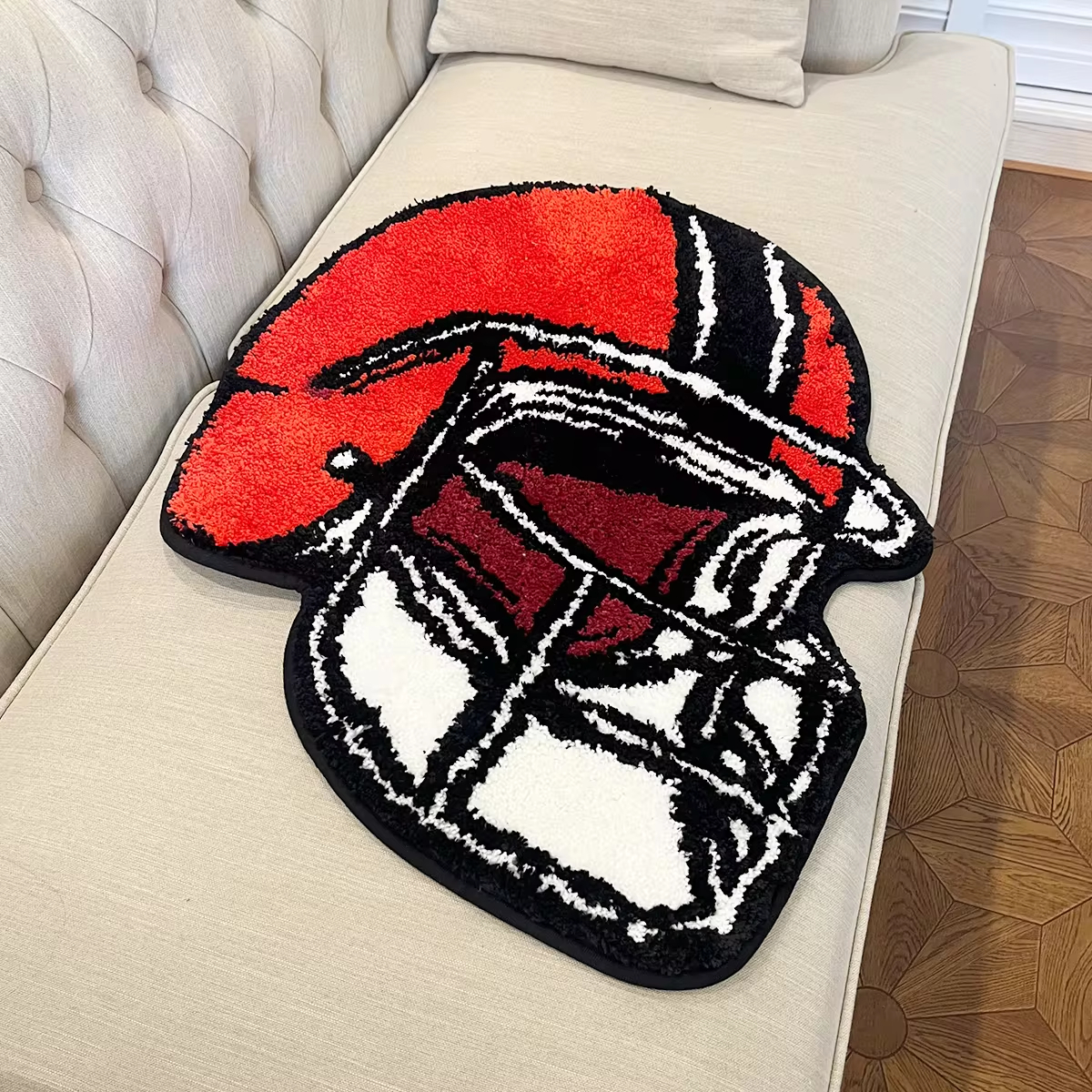 Football Helmet Shaped Fluffy Rug - Retro Sports Pattern Plush Carpet, Soft Non-Slip Washable Floor Mat, Stylish Home Decor for Bedroom, Living Room, Game Room, Entryway, Cozy Cluster Rug