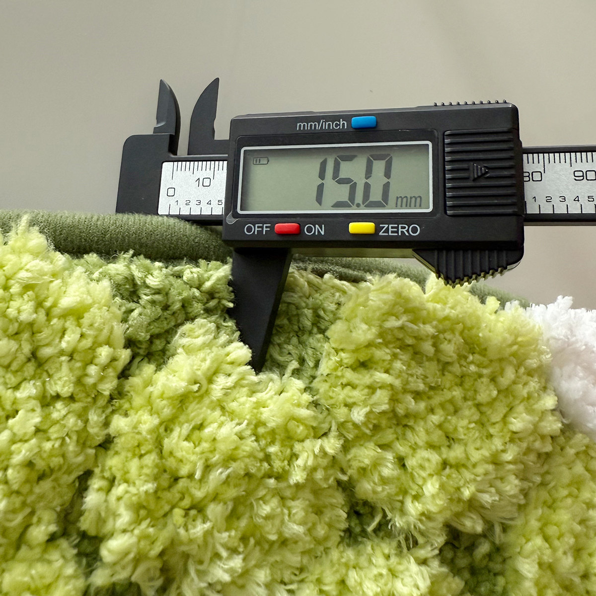 European Earth Moss 3D Flocking Rug Round Bedside Rug INS Entrance Anti-Slip Water-Absorbent Floor Mat for Bedroom & Home Decor