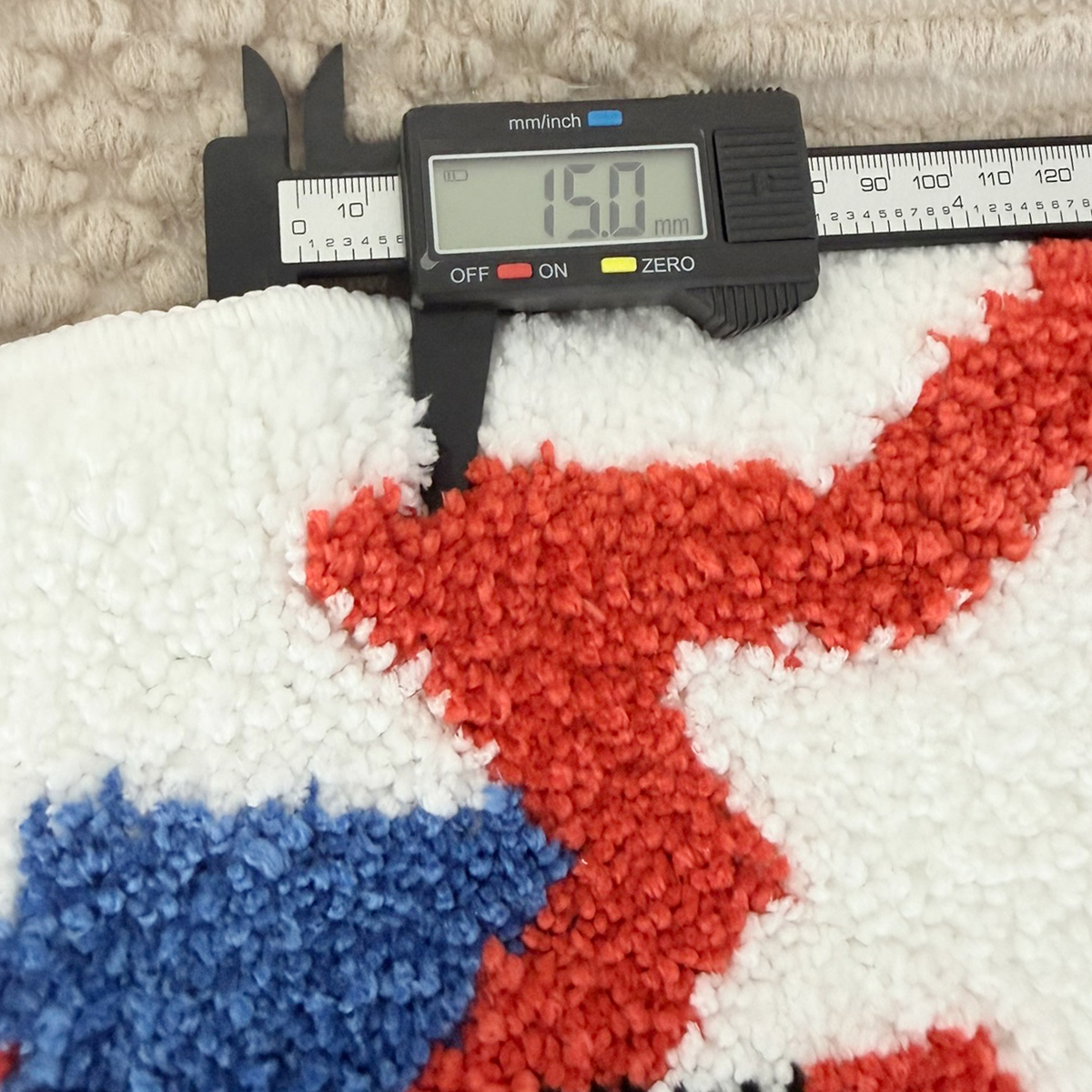 USA Letter American Flag Tufted Rug, Retro Stars Stripes Irregular Shaped Fluffy Floor Mat, Non Slip Absorbent Doormat for Bedroom Bathroom Home Decor