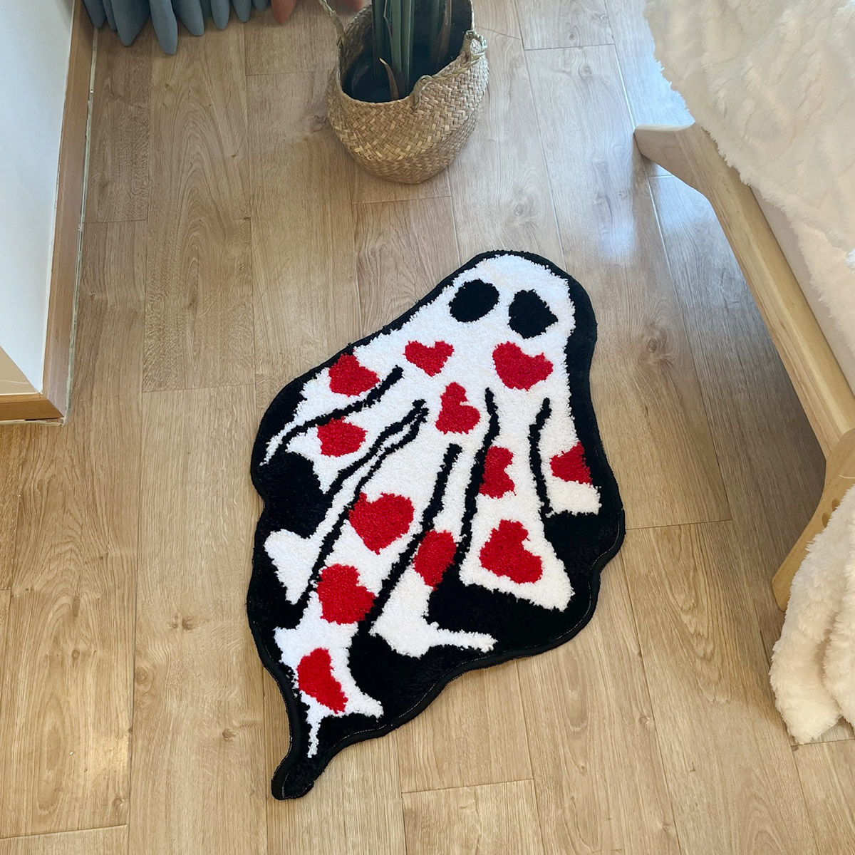 Handmade Tufted Heart Ghost Rug Cute Ghost Rug Halloween Cloakroom Hanging Rug Black White Soft Fluffy Carpets Non-slip Bathmat