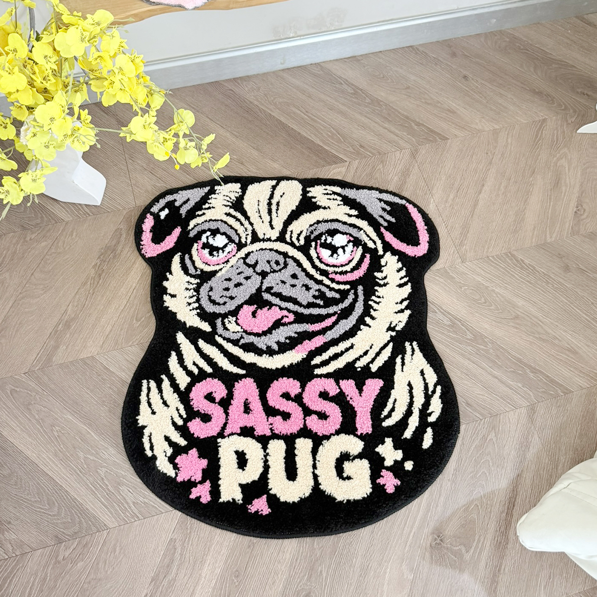 Sassy Pug Dog Tufted Rug, Cute Cartoon Pug Head Irregular Shaped Fluffy Floor Mat, Non Slip Absorbent Doormat for Bedroom Bathroom Home Decor
