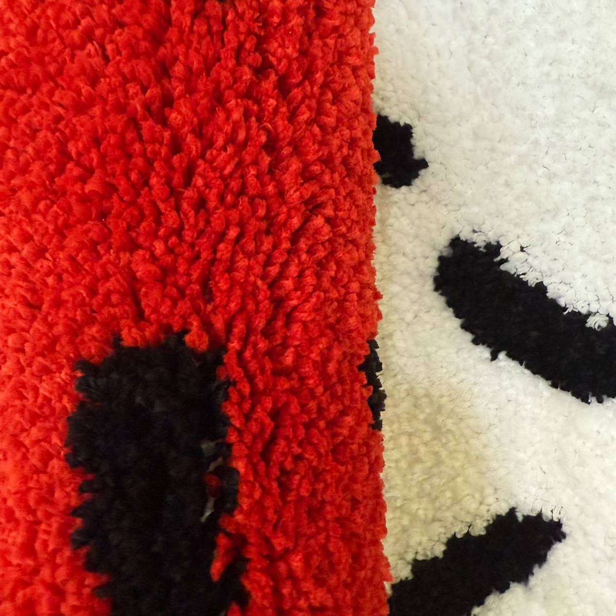 Monster Handshake Tufting Rug Aesthetic Bathroom Antislip Rug Fluffy Thickening Carpet Halloween Funny Bedroom House Warm Decor