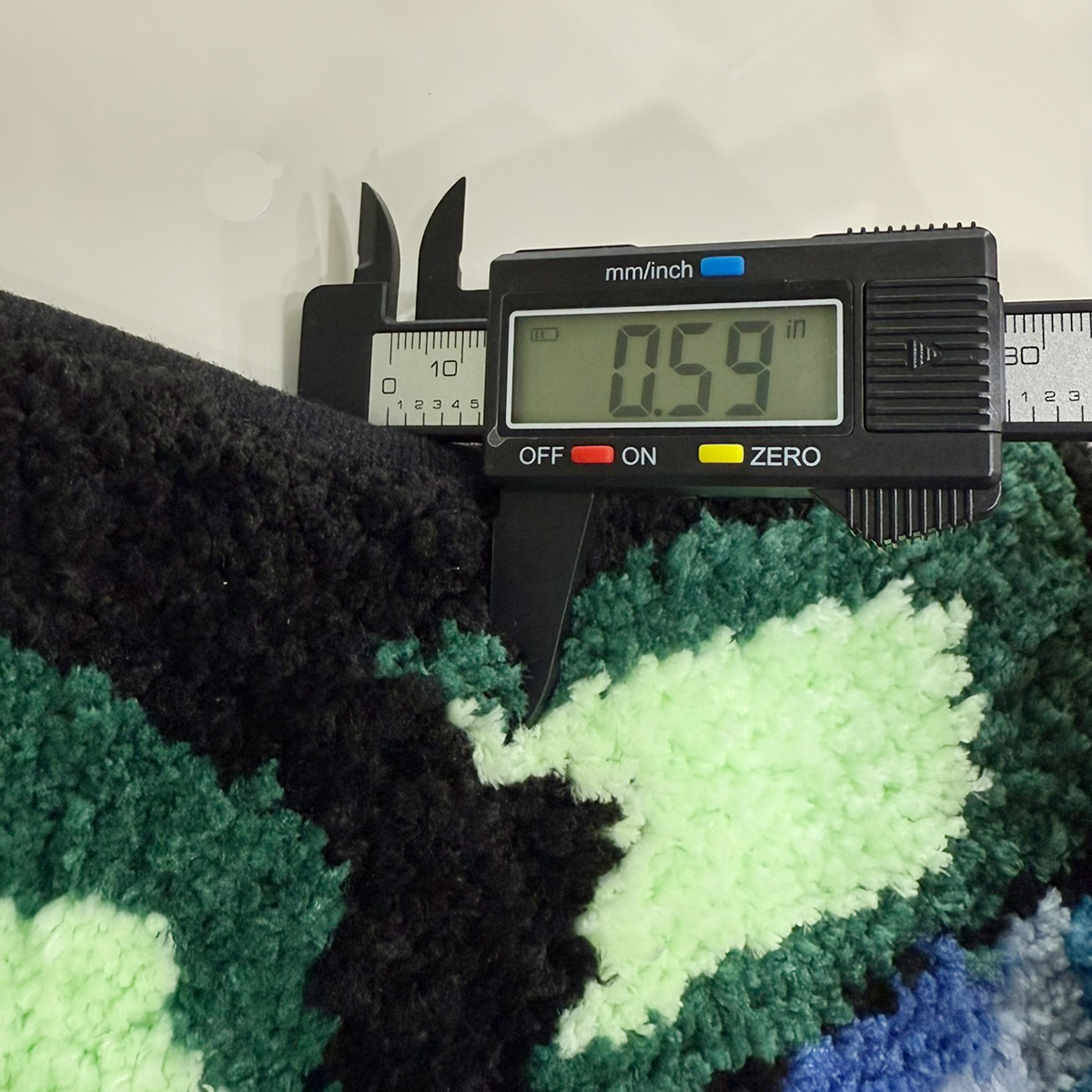 Blue Money Bag Shaped Tufted Rug, Blue Dollar Sign Plush Carpet with Cash Detail, Soft Non-Slip Irregular Floor Mat for Bedroom, Man Cave & Office, Fun Finance Themed Home Decor for Entrepreneurs