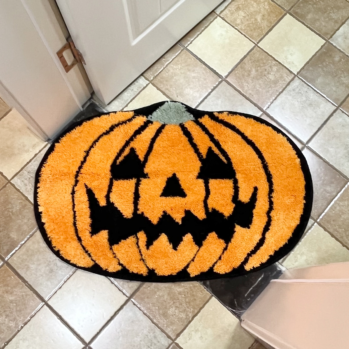 Halloween Pumpkin Tufted Rugs Bathroom Decor Non Slip Funny Cute Bath Mats For Bathroom Shower Tub Washable Absorbent Carpet