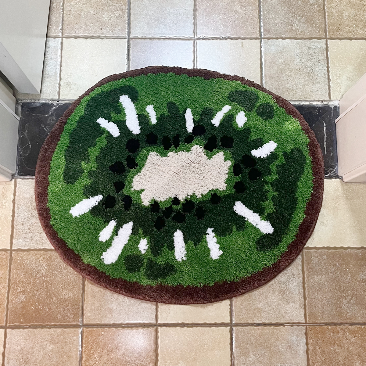 Tufting Oval Kiwifruit Entrance Mat Bathmat Living Room Carpet Anti-Slip Bedside Rug Soft Bedroom Floor Pad Aesthetic Home Decor
