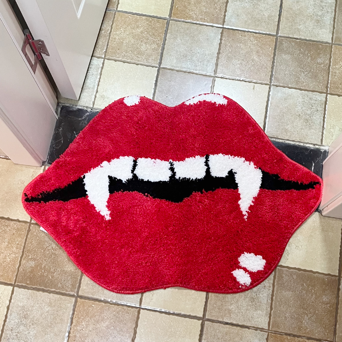 Vampire Red Lips Shape Rug - Edgy Fluffy Floor Mat for Bedroom Living Room, Gothic Novelty Home Decor Carpet, Anti-Slip Door Mat