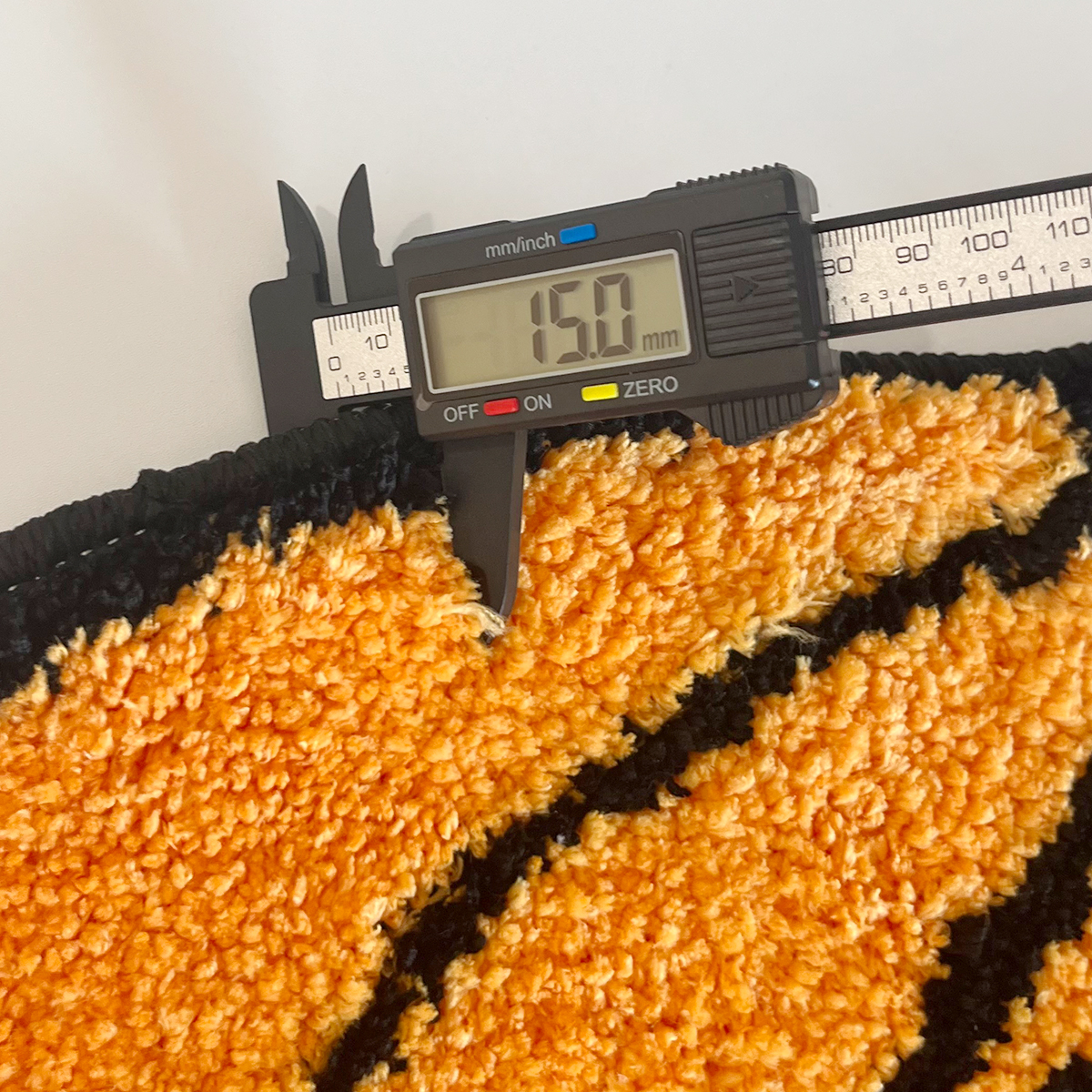 Halloween Pumpkin Tufted Rugs Bathroom Decor Non Slip Funny Cute Bath Mats For Bathroom Shower Tub Washable Absorbent Carpet