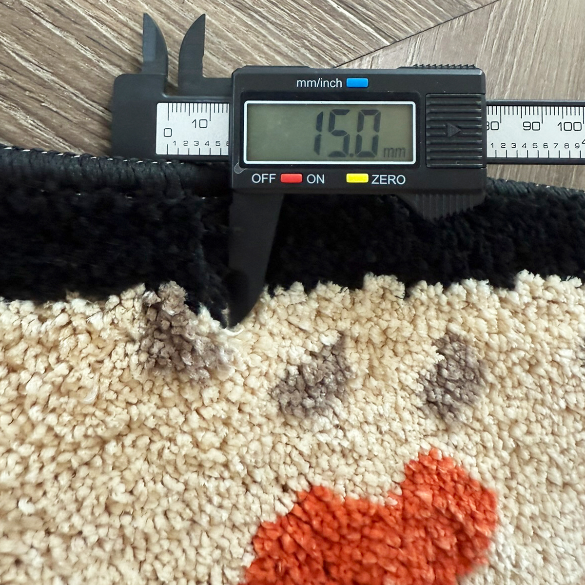 Retro Skull Lighter Tufted Rug - Grunge Aesthetic Plush Carpet, Perfect for Street Style Home & Man Cave.