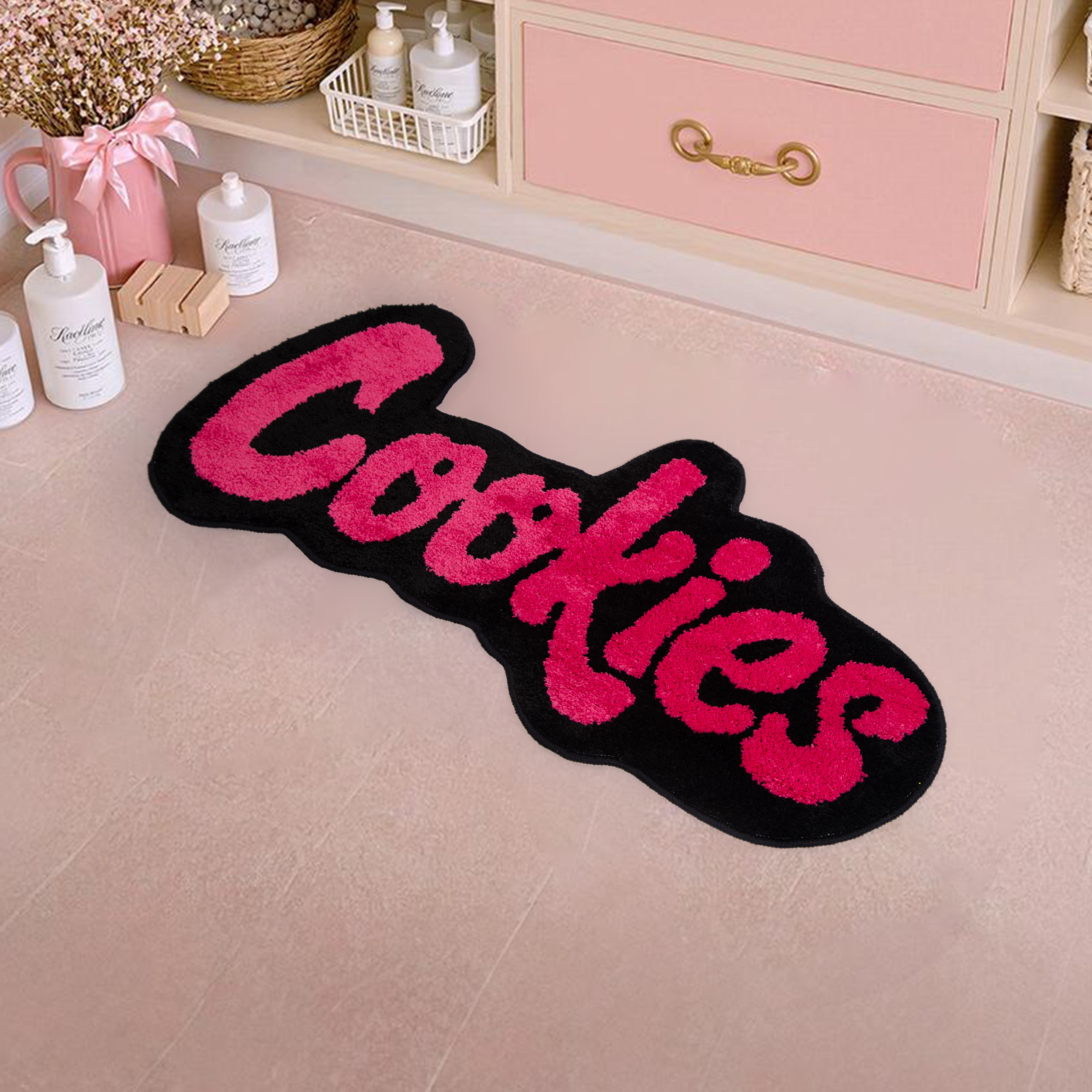"Cookies" Letter Tufted Rug, Graffiti Font Plush Floor Mat, Anti-Slip Irregular Shaped Carpet for Street Style Bedroom, Dorm & Gaming Room Decor