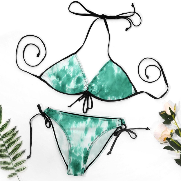 Women's Sporty Chic Bikini Two Piece Set with Halter Neck and Contrast Edging