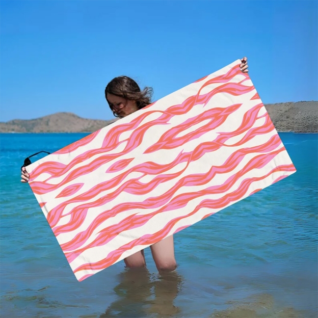 Wavy Stripe Print Beach Towel with Abstract Line Motif