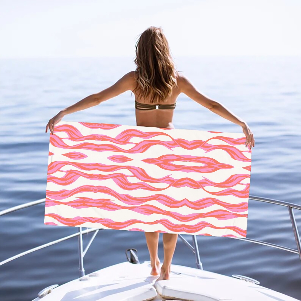 Wavy Stripe Print Beach Towel with Abstract Line Motif