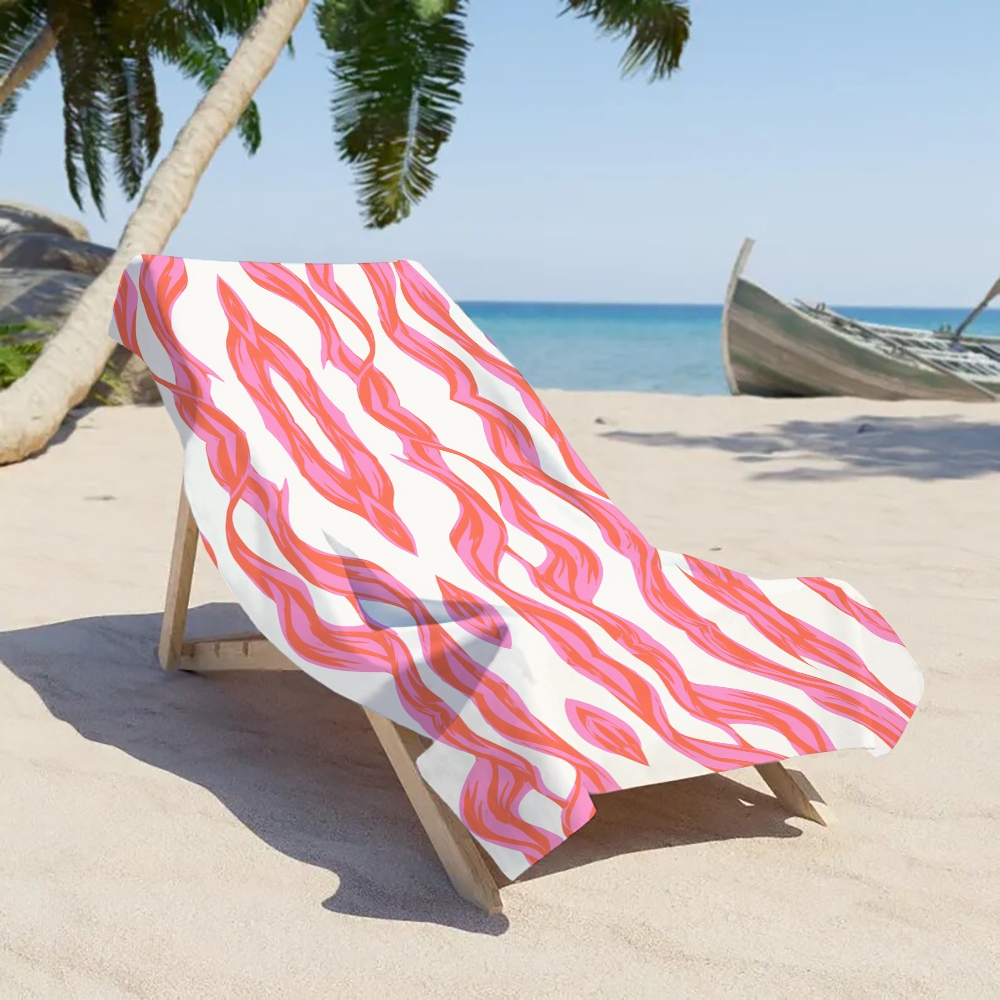Wavy Stripe Print Beach Towel with Abstract Line Motif