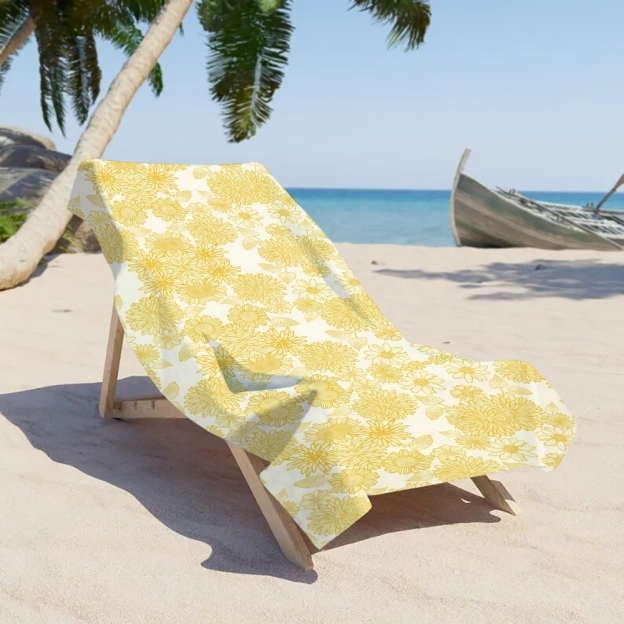 Large Floral Print Beach Towel with Bloom Motif