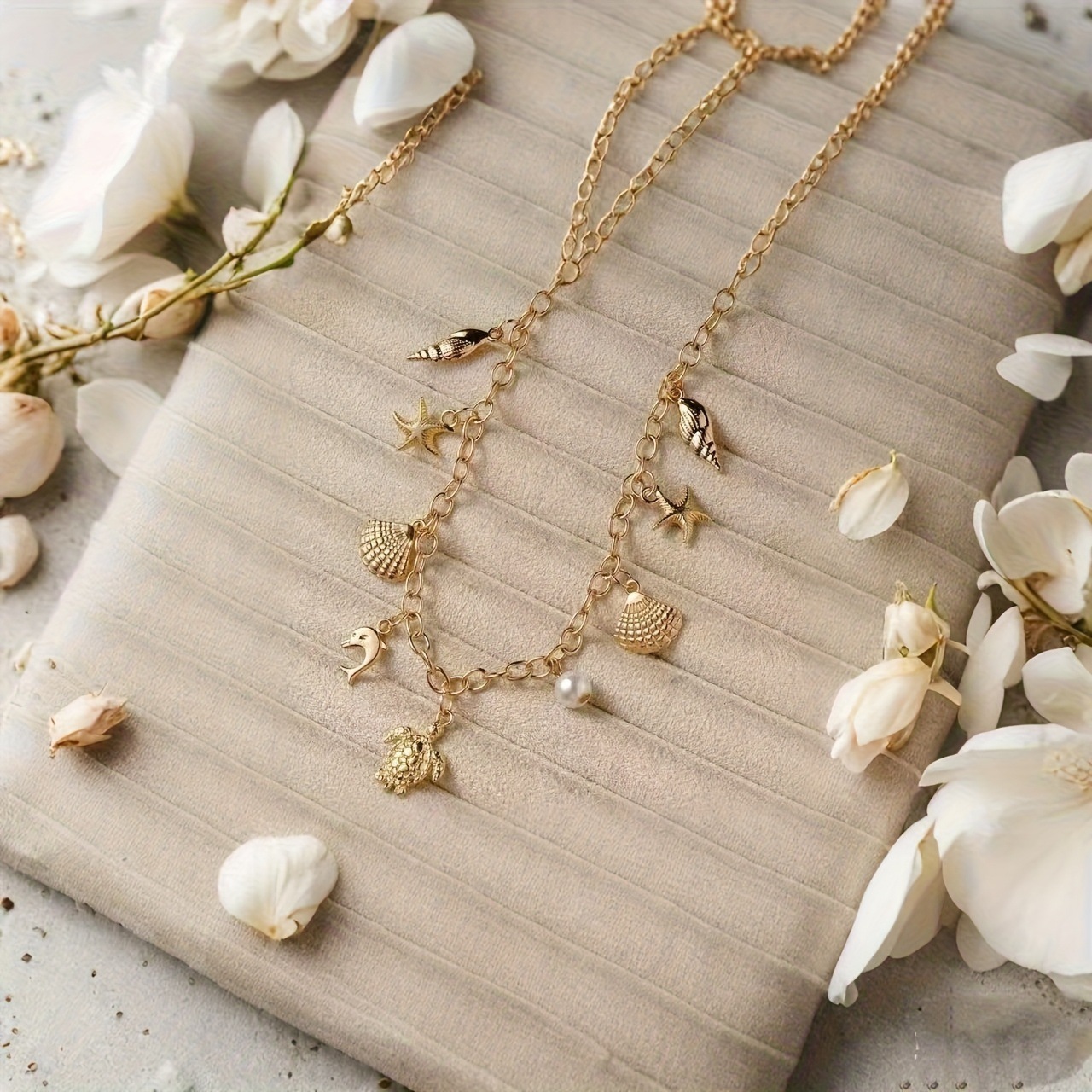 Ocean Style Gold Necklace Shell and Starfish Pendant Summer Beach Jewelry for Women