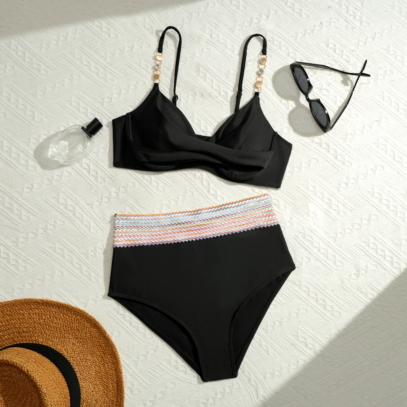 Sexy & Stylish Women‘s Two-Piece Swimsuit Set with Metal Chain and Rainbow Woven Strap Accents