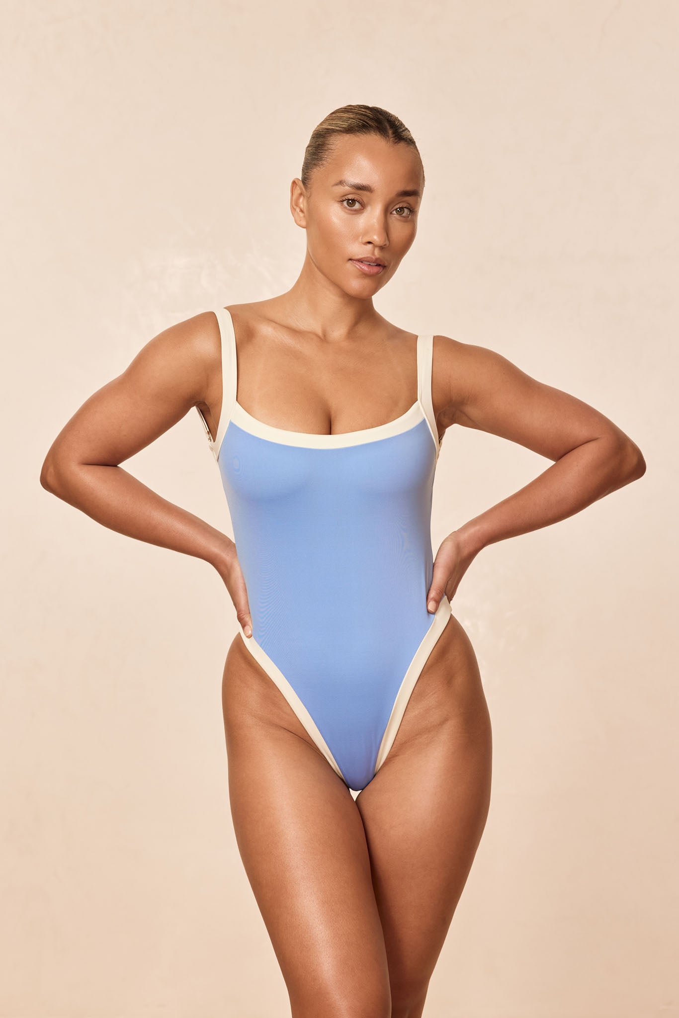 Barcelona One Piece Azure/Ivory